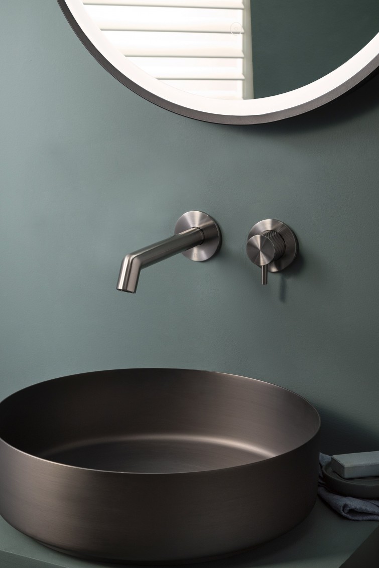 Wall mounted basin mixer with lever in brushed black